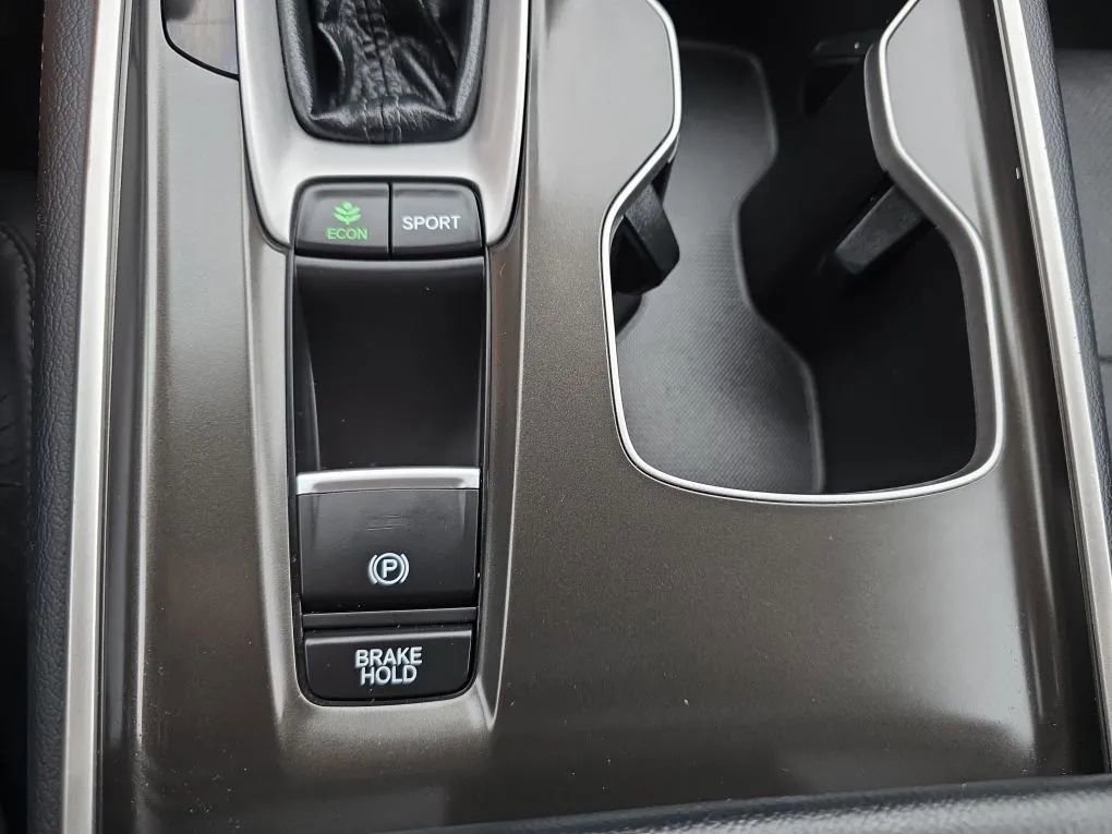 Used 2018 Honda Accord Touring image 40