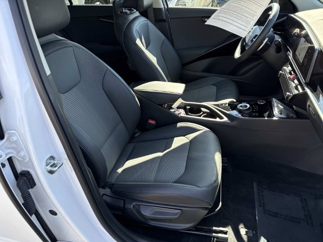 Used 2023 Kia Niro Wind w/ Wind Preserve Package FWD image 9