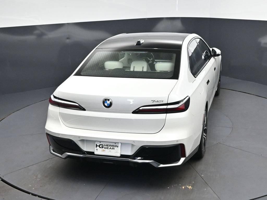 Certified 2024 BMW 740i w/ Executive Package RWD image 34