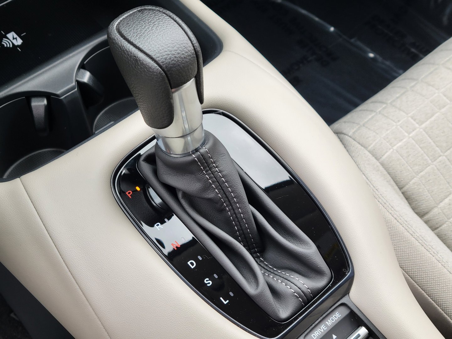 Certified 2026 Honda HR-V LX image 28