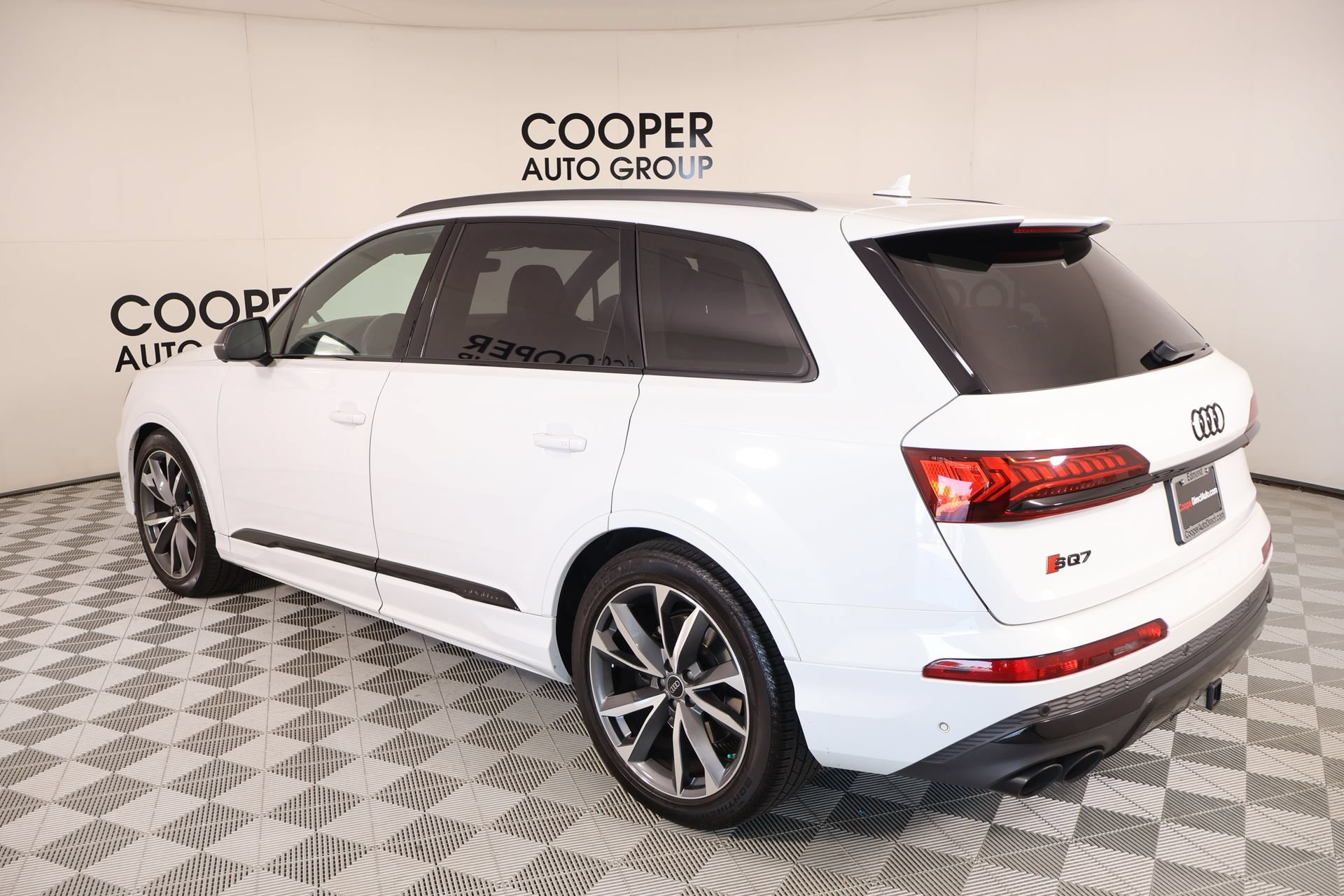 Used 2023 Audi SQ7 Prestige AWD/4WD image 24