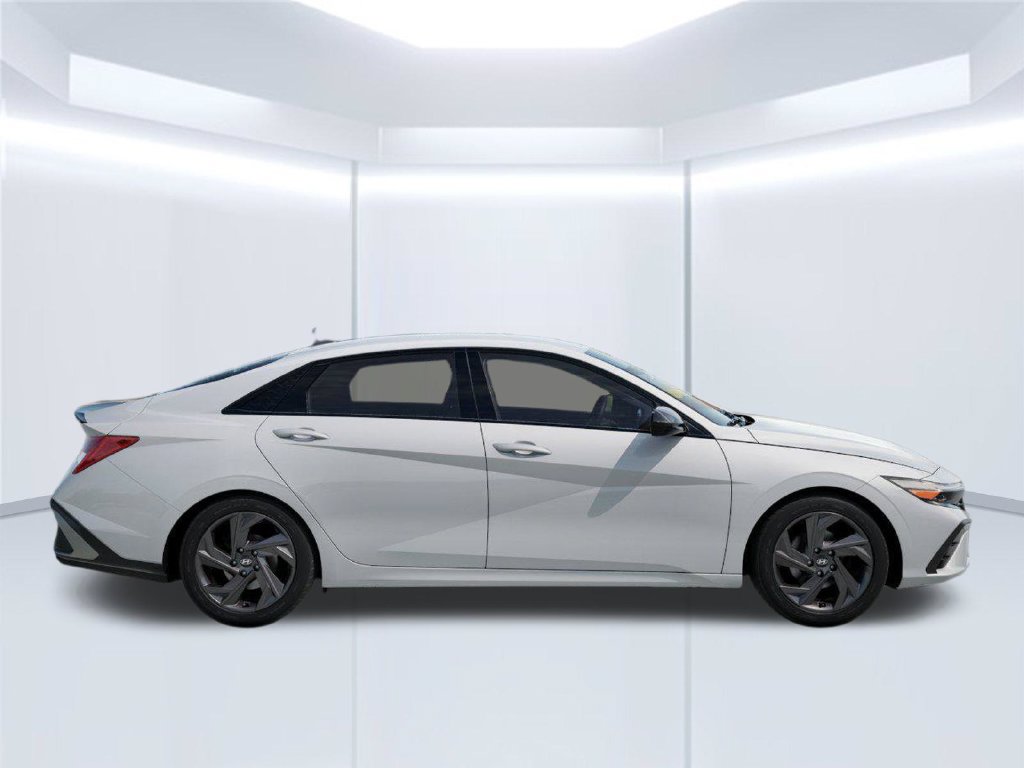 New 2026 Hyundai Elantra Sport FWD image 7