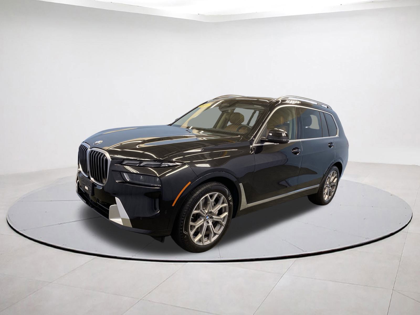 Used 2024 BMW X7 xDrive40i w/ Premium Package image 3