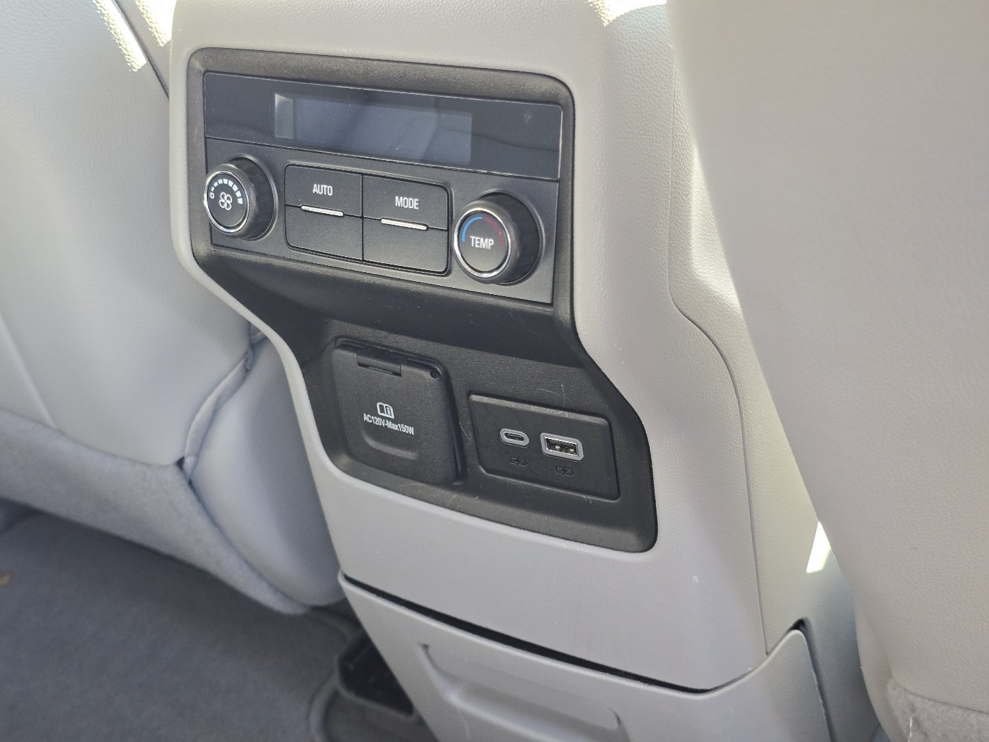 Certified 2023 GMC Acadia SLT AWD/4WD image 30