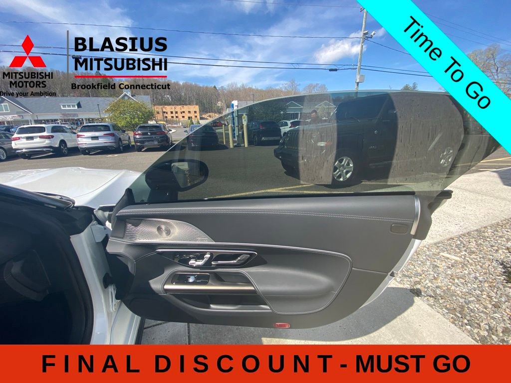 Used 2022 Mercedes-Benz SL 55 AMG 4MATIC w/ Driver Assistance Package image 38