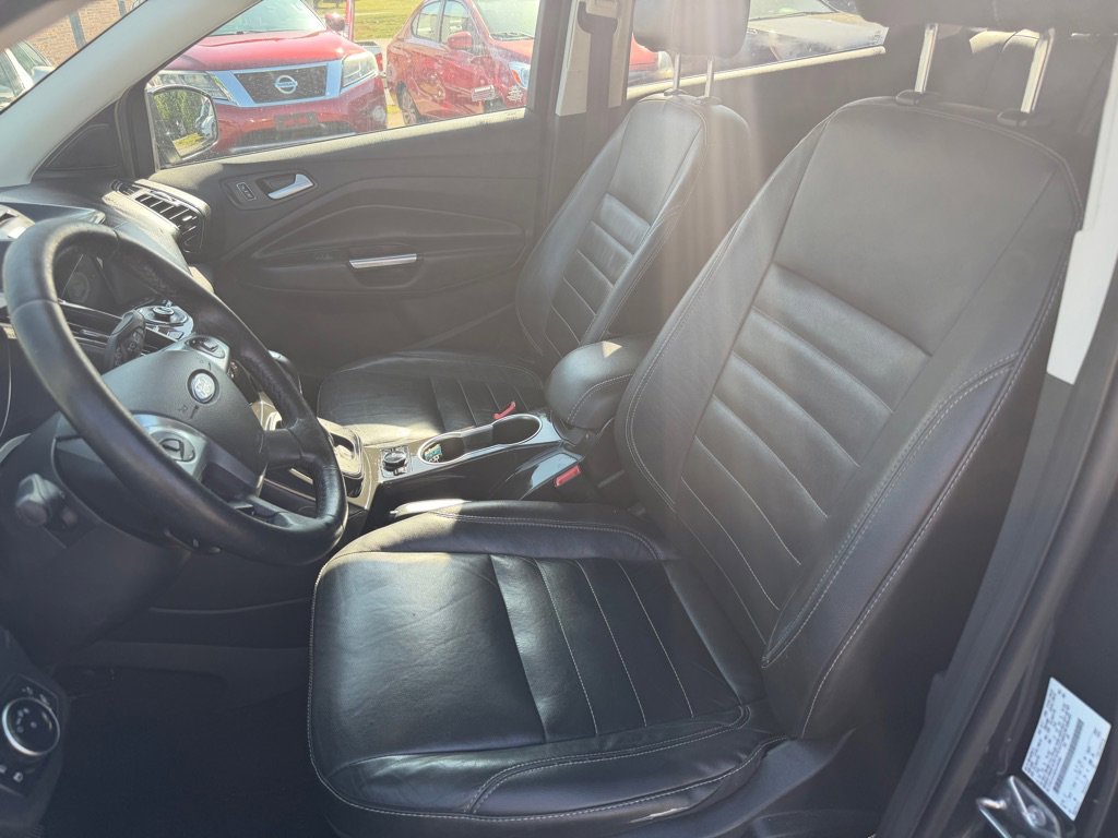 Used 2016 Ford Escape Titanium w/ Equipment Group 301A FWD image 11