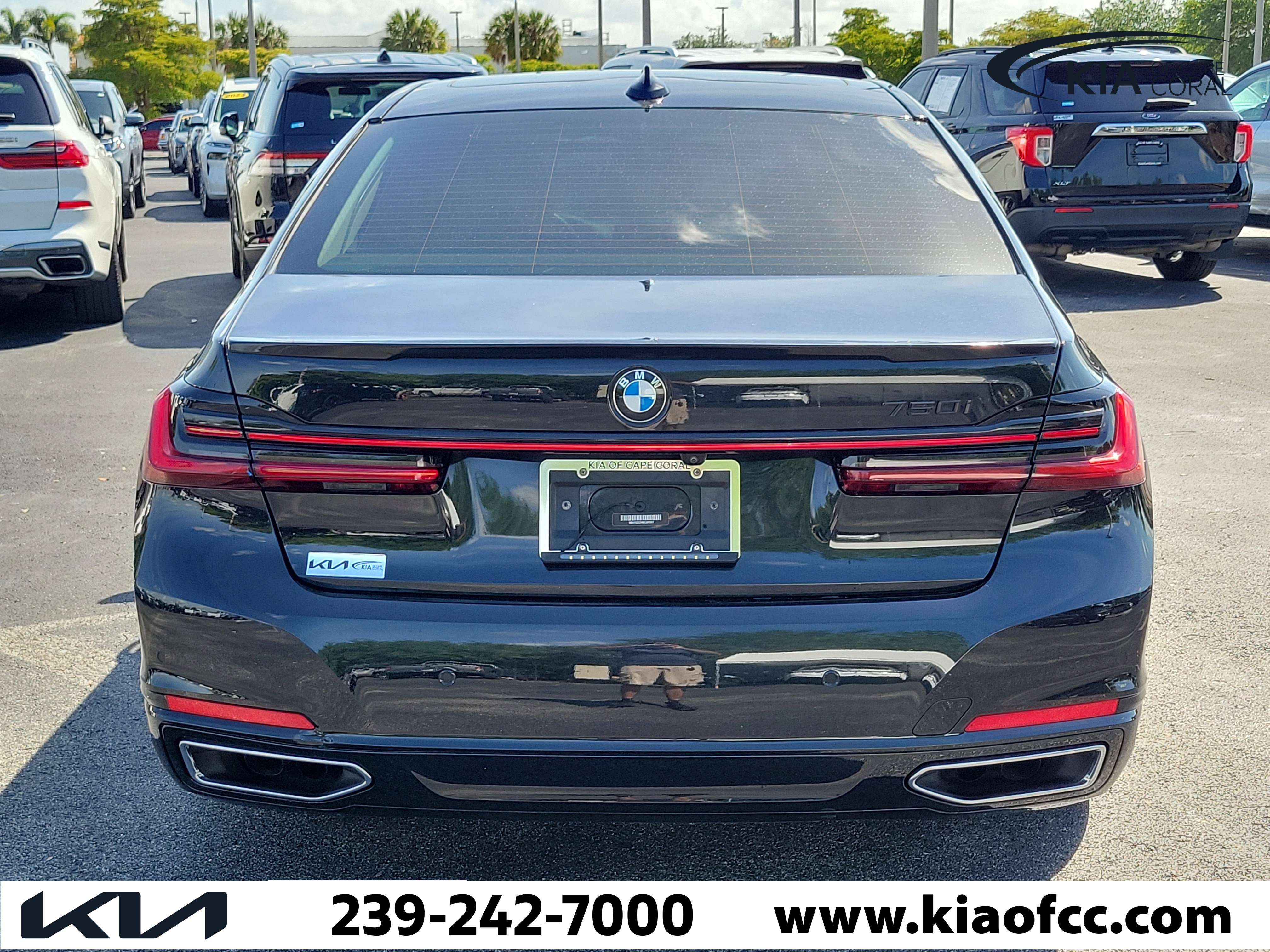 Used 2021 BMW 750i xDrive w/ Luxury Rear Seating Package image 5