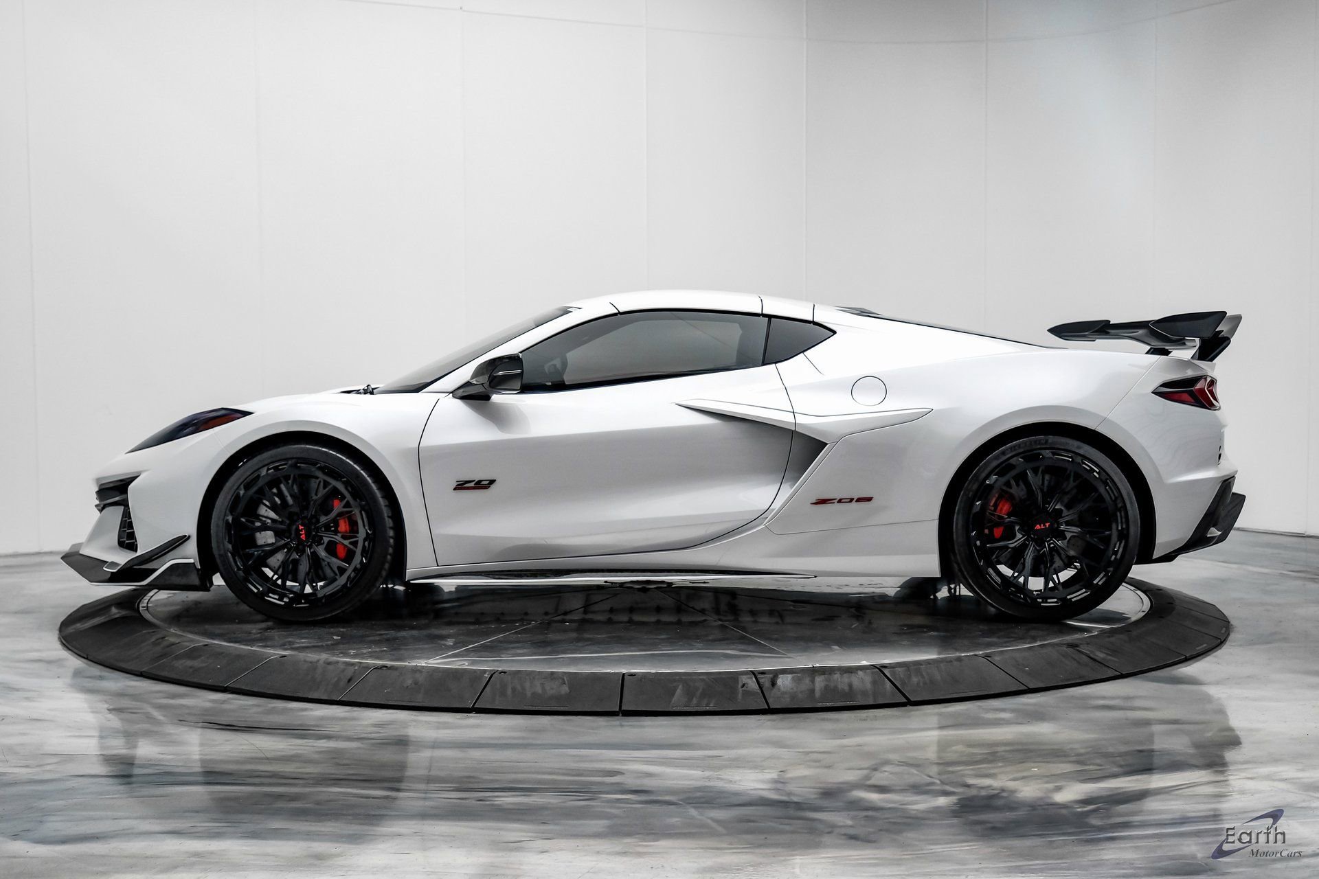 Used 2023 Chevrolet Corvette Z06 w/ Z07 Performance Package image 10