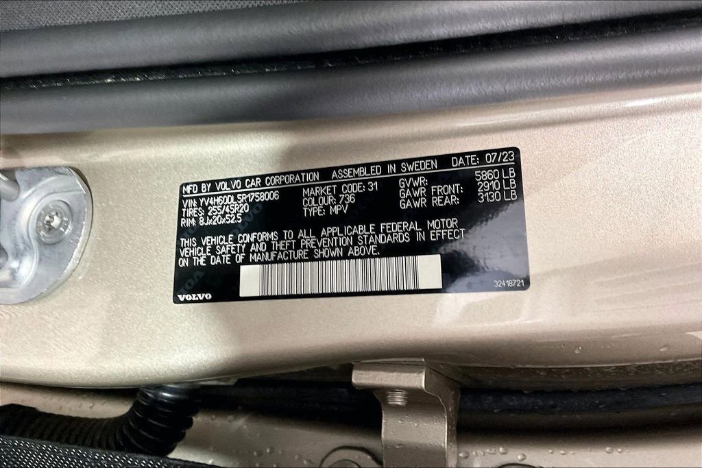 Used 2024 Volvo XC60 T8 Plus w/ Protection Package Premier image 33