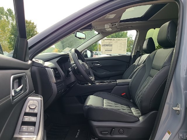 New 2026 Nissan Rogue Platinum AWD/4WD image 12