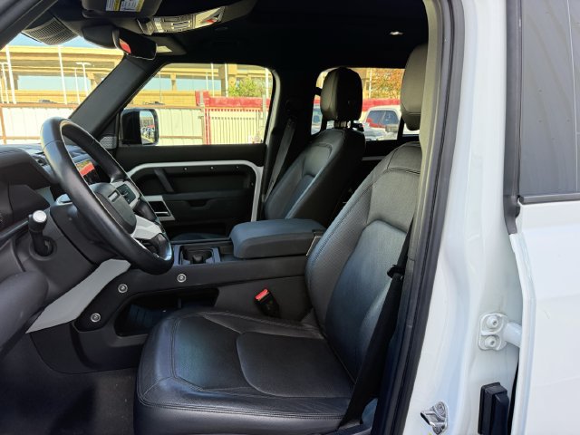 Used 2023 Land Rover Defender 130 SE AWD/4WD image 27