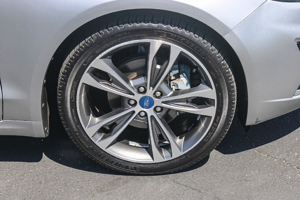 Used 2020 Ford Fusion Titanium FWD image 9
