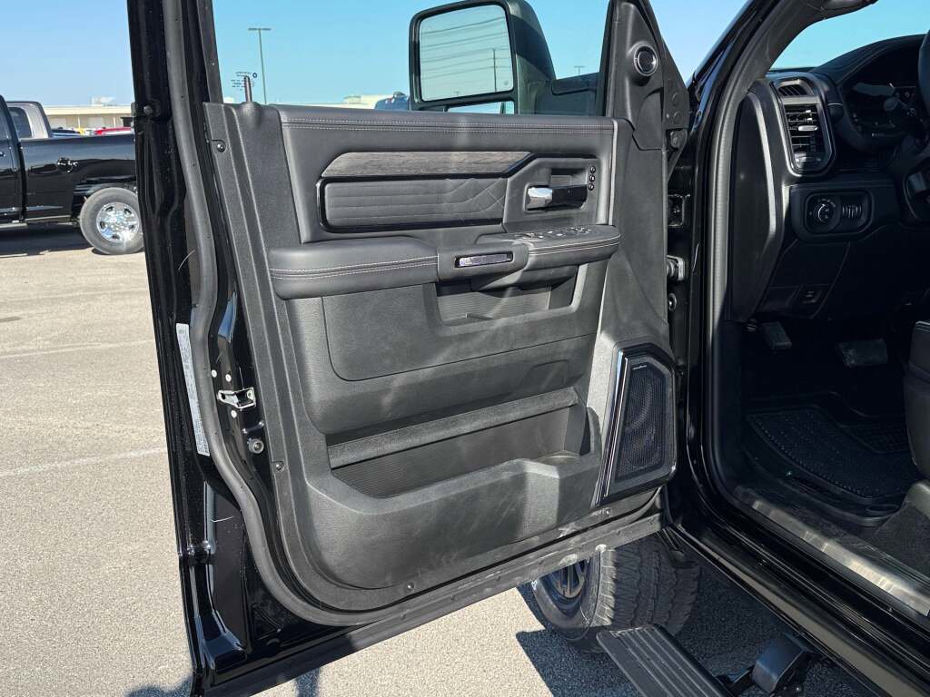 New 2026 RAM 2500 Limited image 28