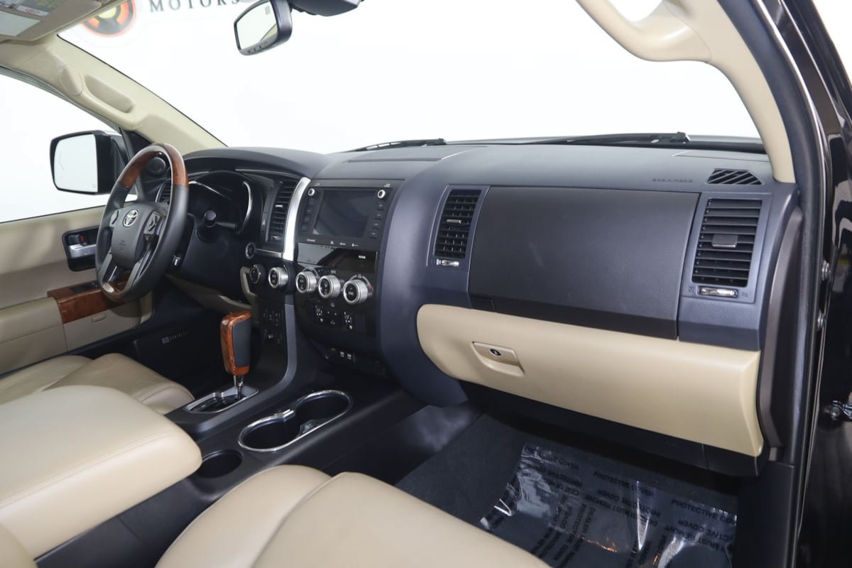 Used 2020 Toyota Sequoia Platinum AWD/4WD image 42