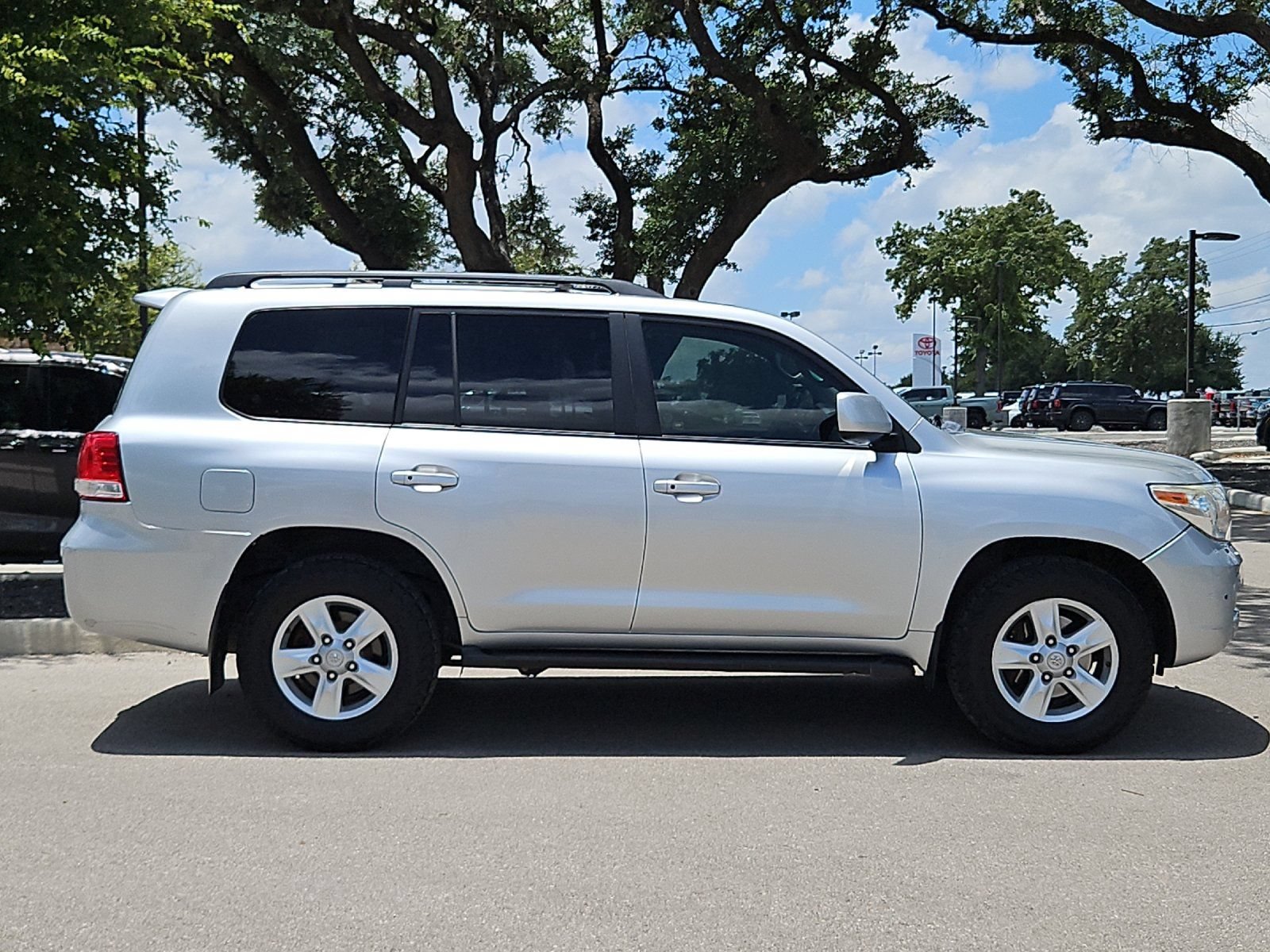 Used 2011 Toyota Land Cruiser w/ Upgrade Pkg AWD/4WD image 6
