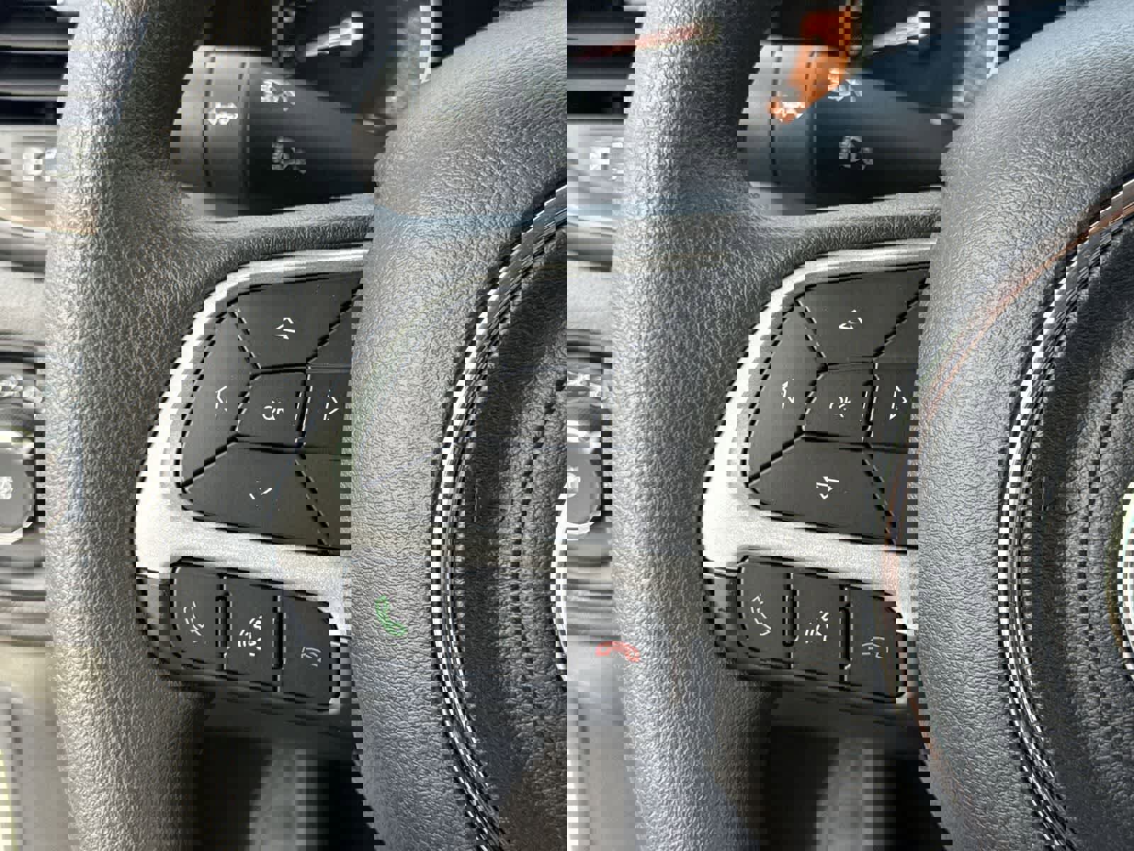 Used 2023 Jeep Renegade Latitude image 28