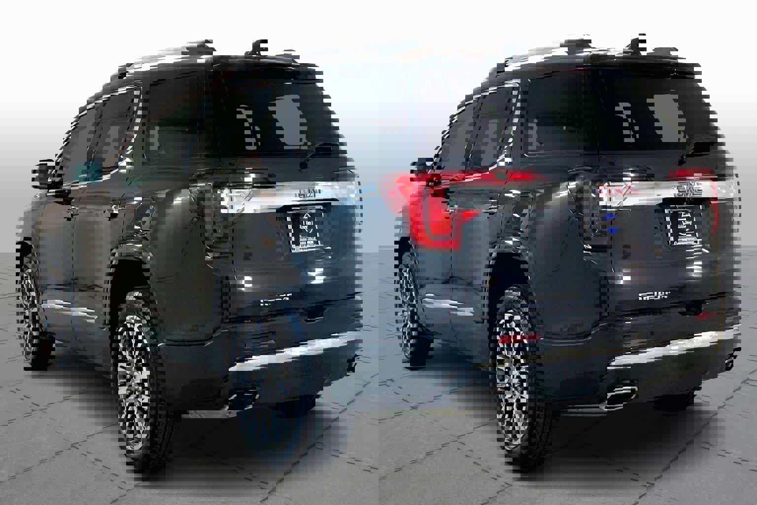 Used 2020 GMC Acadia Denali w/ Trailering Package image 12