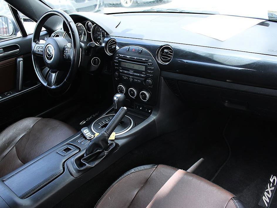 Used 2015 MAZDA MX-5 Miata Grand Touring w/ Premium Package RWD image 17