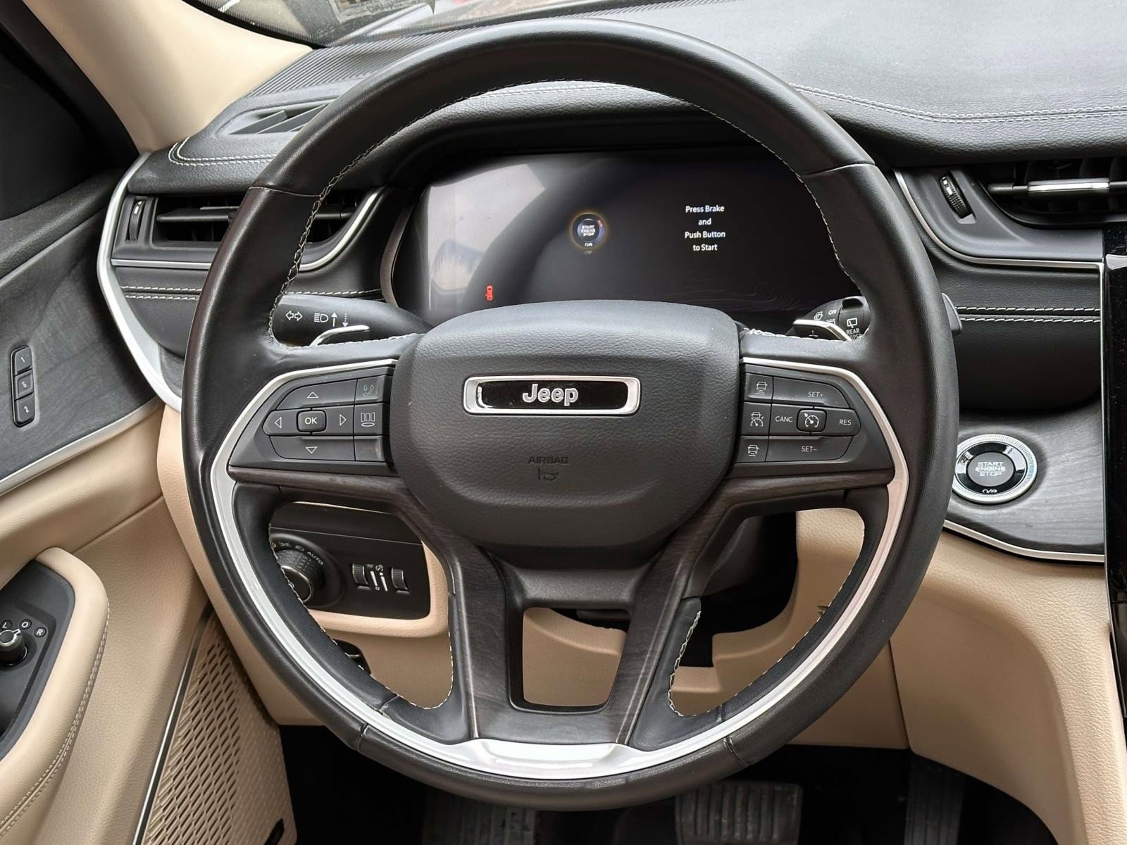 Used 2022 Jeep Grand Cherokee Limited image 21