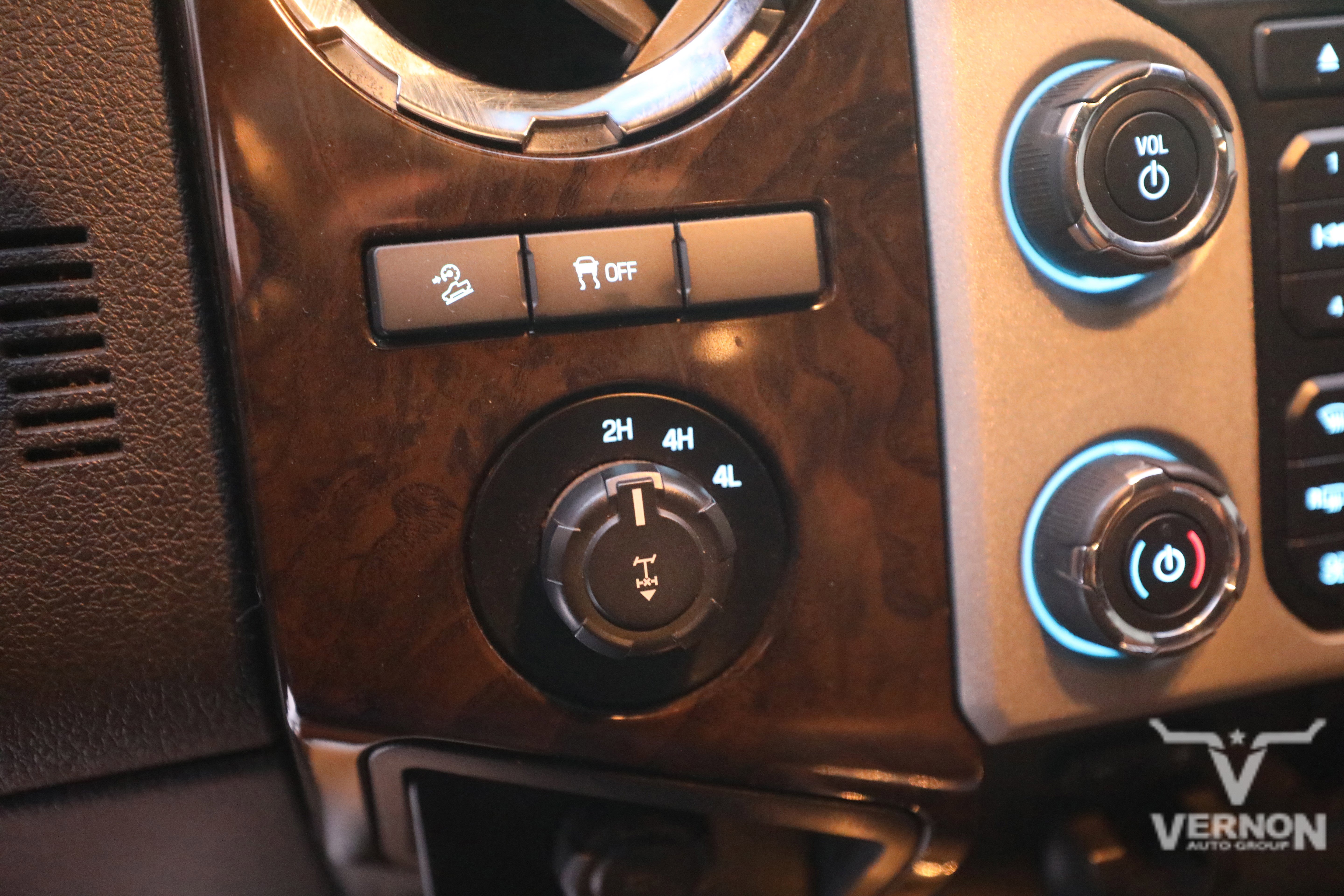 Used 2014 Ford F250 Platinum w/ FX4 Off-Road Package image 24