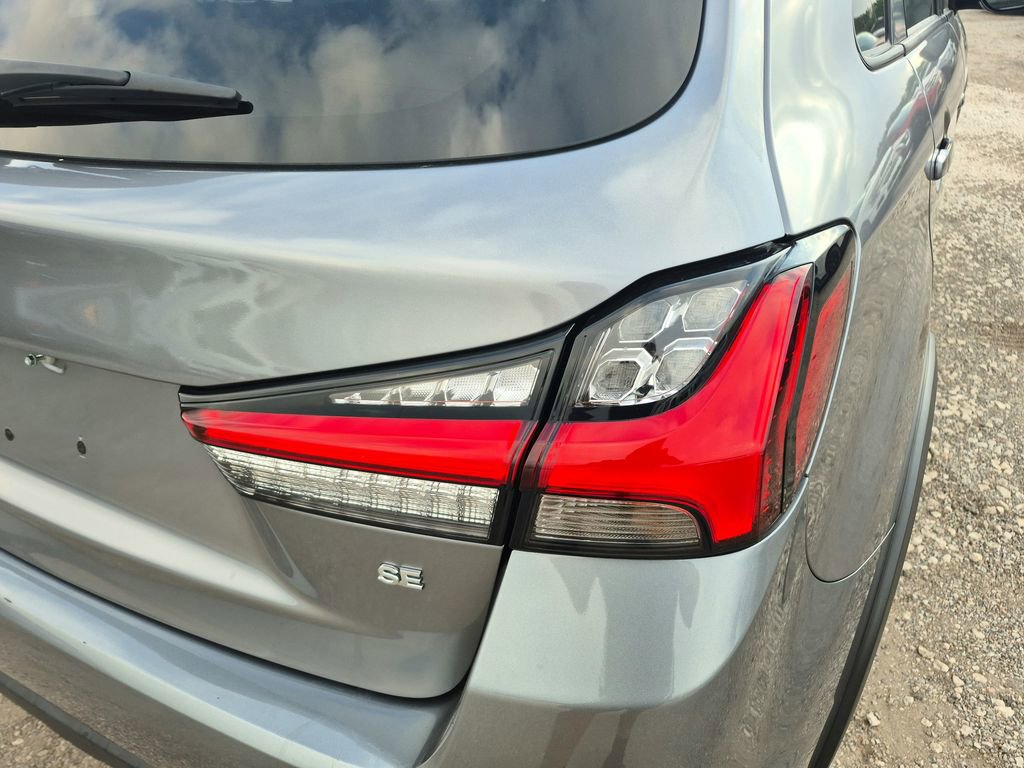 Used 2022 Mitsubishi Outlander Sport SE image 28