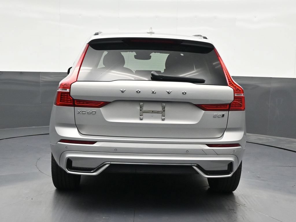 Certified 2024 Volvo XC60 B5 Plus AWD/4WD image 5