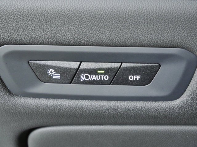 New 2027 Volkswagen Jetta SE FWD image 40