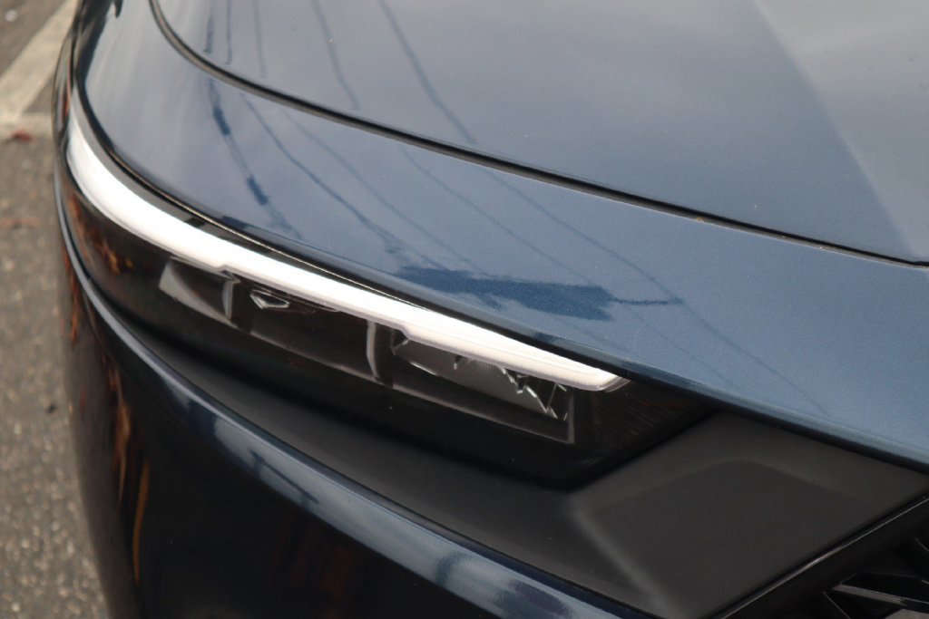 Used 2023 Honda Accord EX image 12