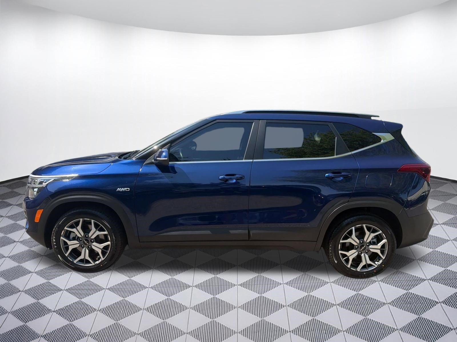 Used 2022 Kia Seltos EX AWD/4WD image 2