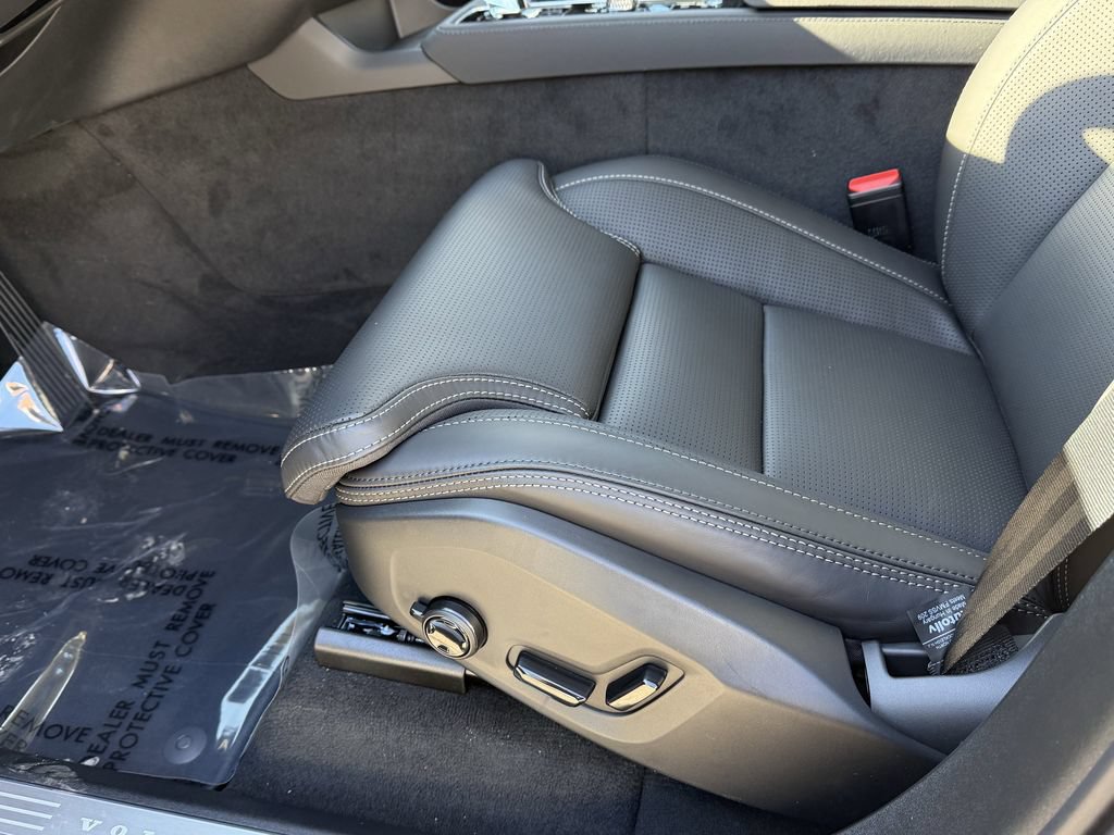 New 2026 Volvo XC90 B6 Ultra w/ Protection Package image 16