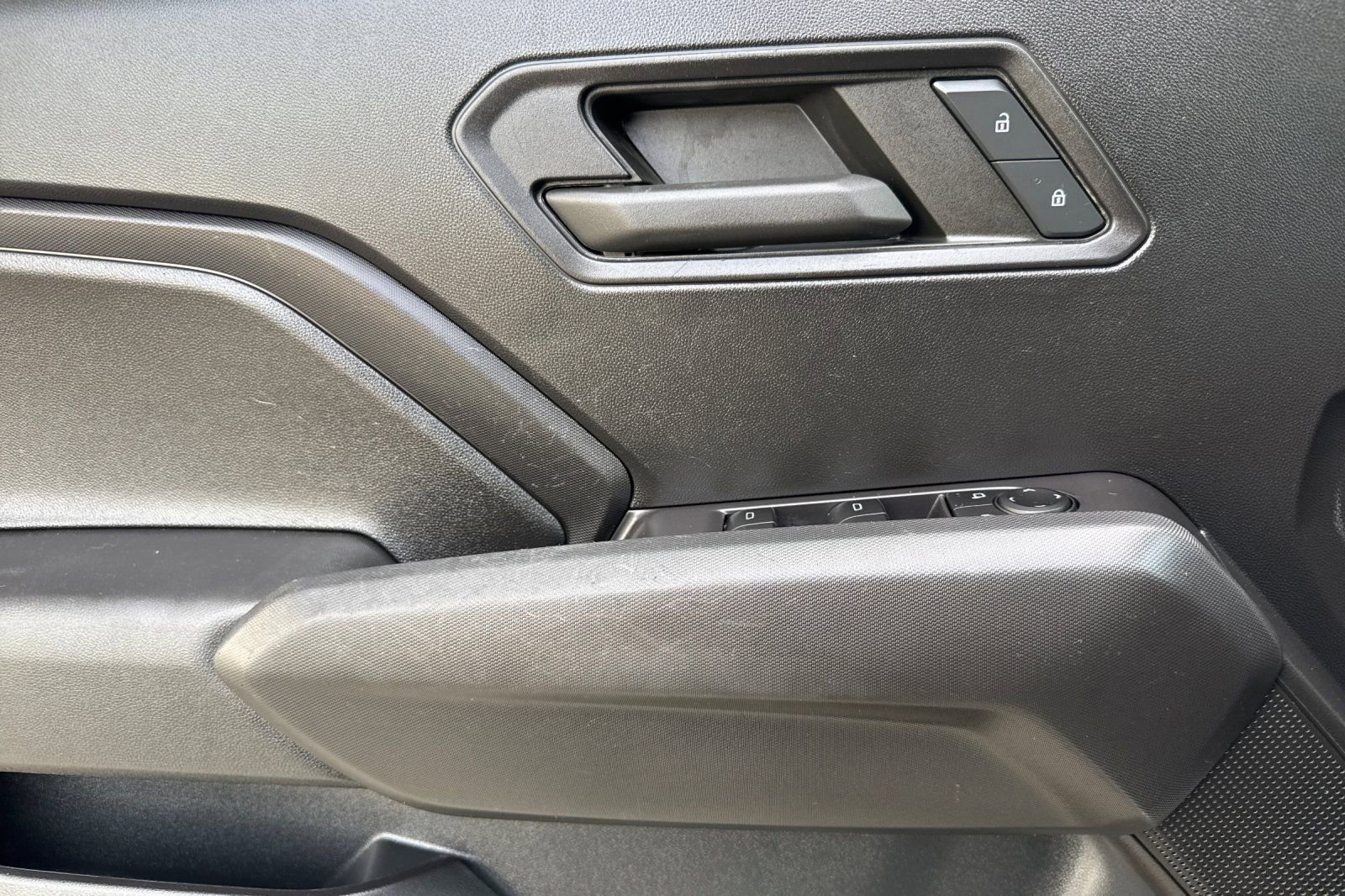 Used 2023 Chevrolet Colorado W/T image 10