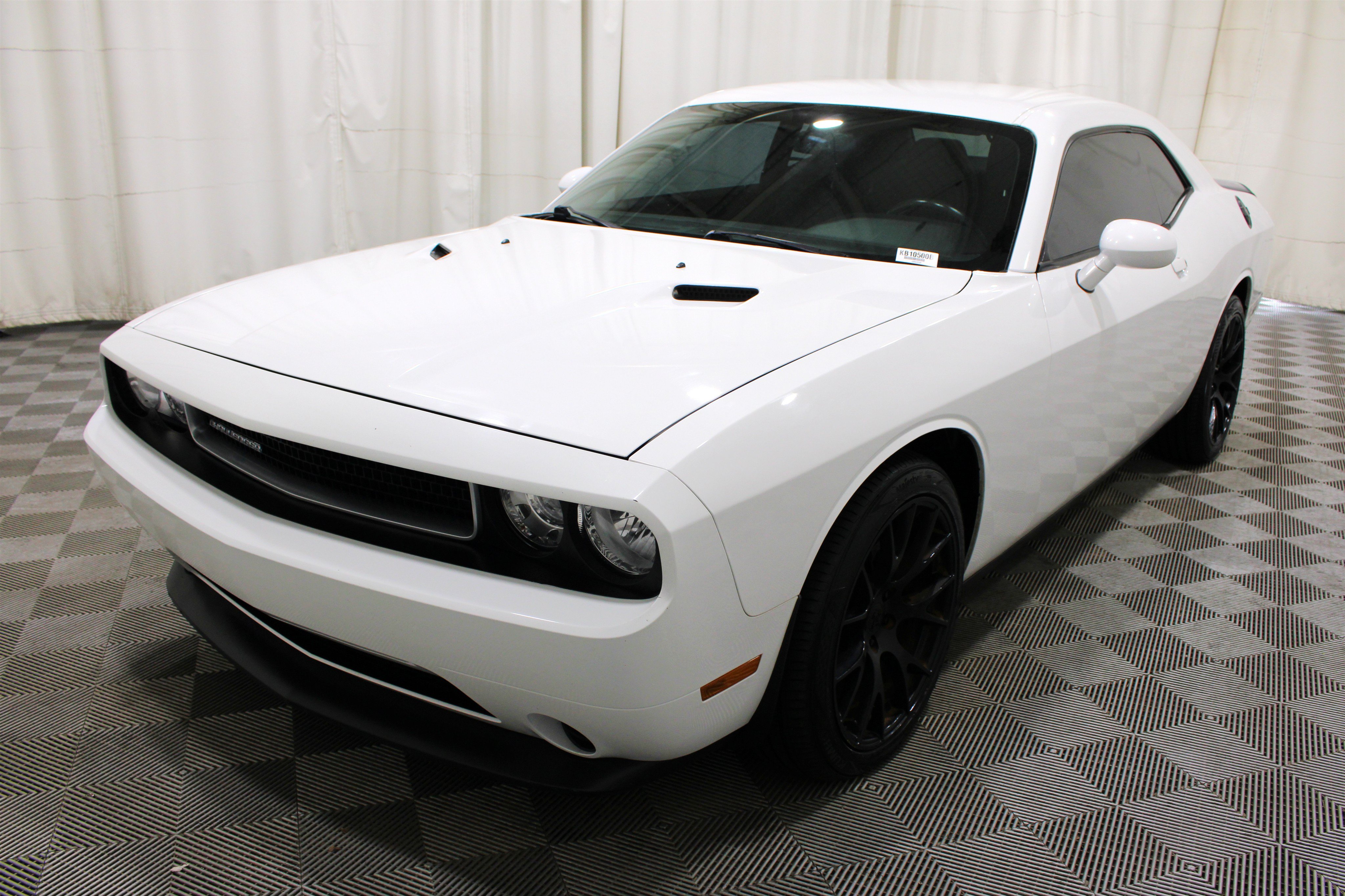 Used 2014 Dodge Challenger SXT RWD image 26