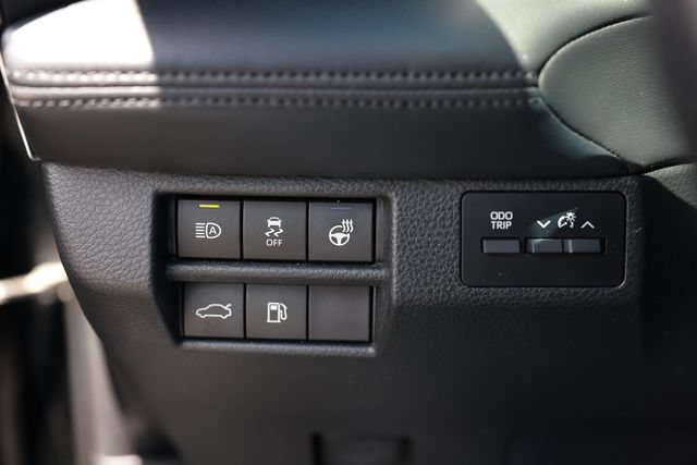 Used 2019 Toyota Avalon Touring FWD image 48