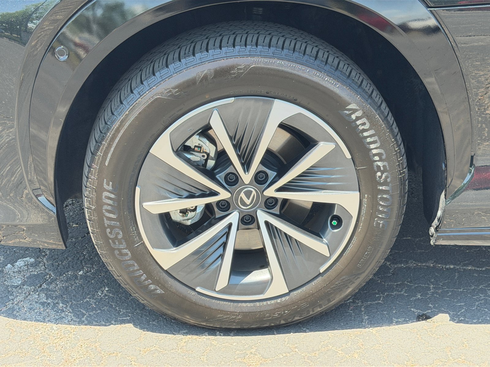 Used 2024 Lexus RZ 450e Premium w/ Technology Package AWD/4WD image 24