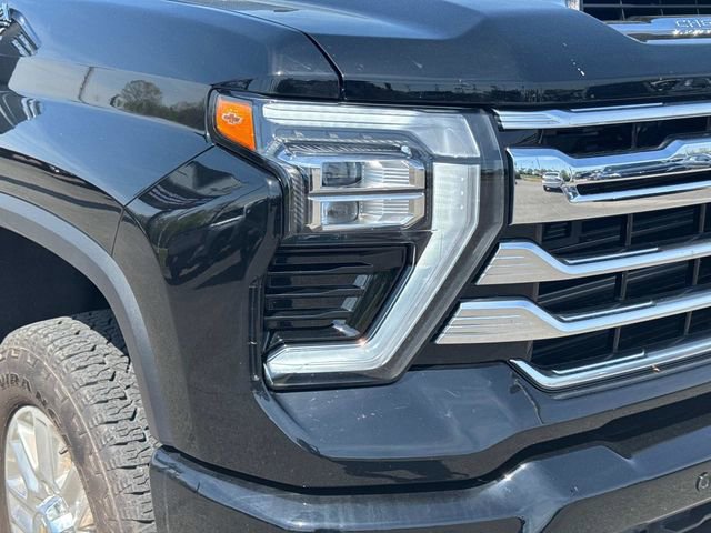 Used 2024 Chevrolet Silverado 2500 High Country w/ Technology Package AWD/4WD image 10