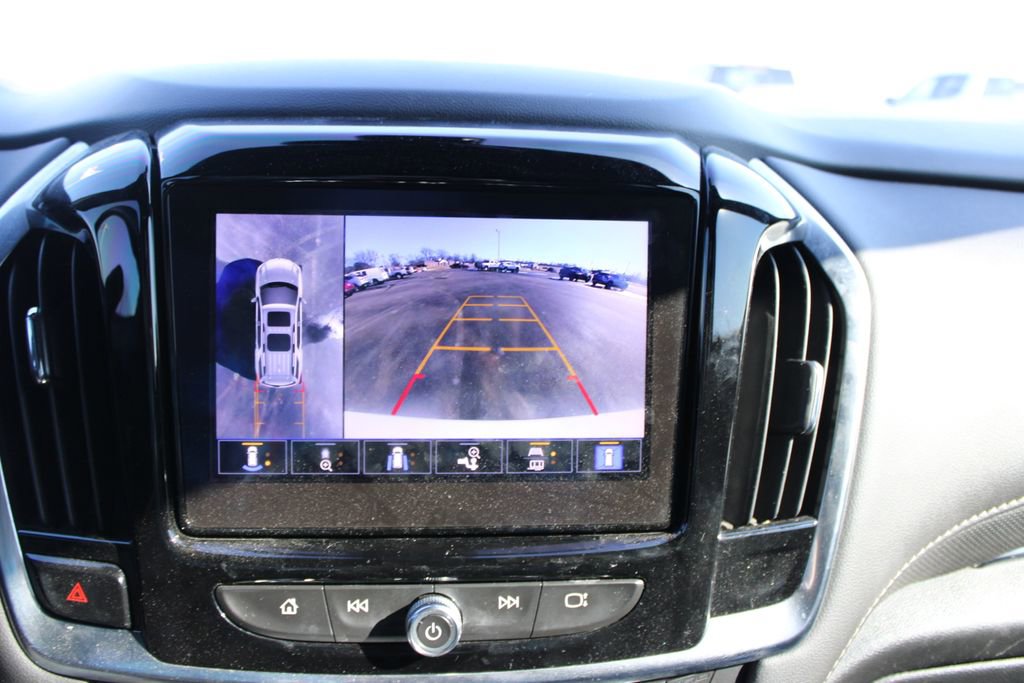 Used 2023 Chevrolet Traverse Premier image 36