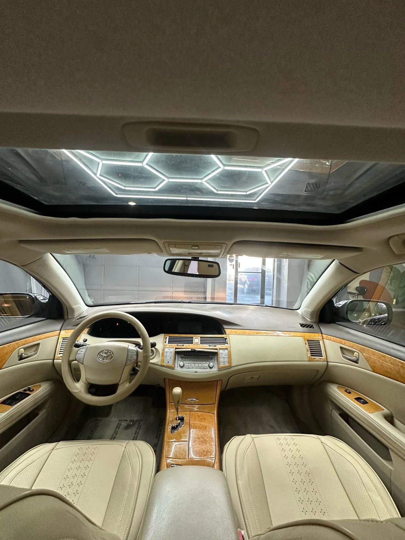 Used 2006 Toyota Avalon XLS image 20