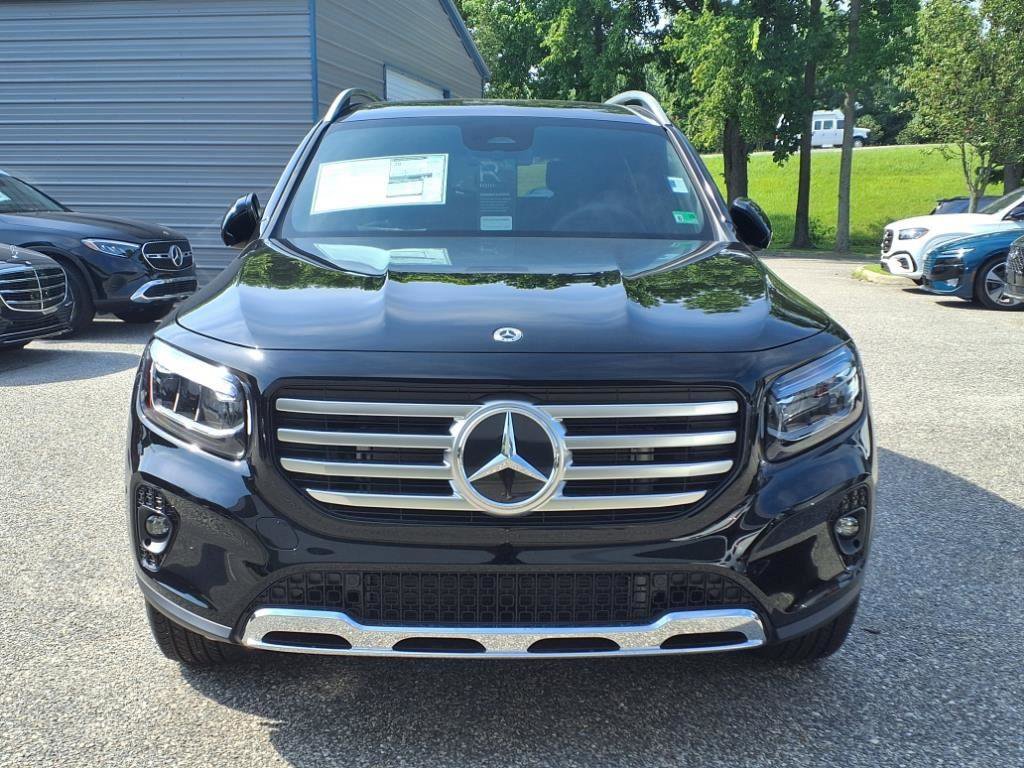 New 2025 Mercedes-Benz GLB 250 image 2