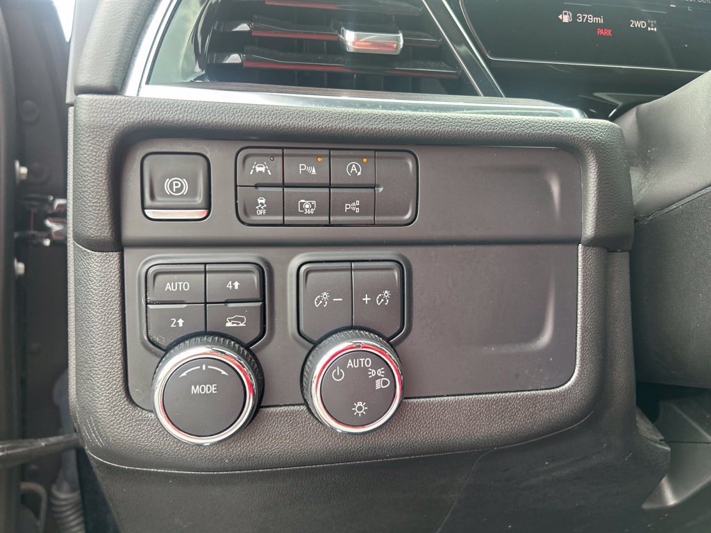 Used 2025 Chevrolet Suburban LT AWD/4WD image 20