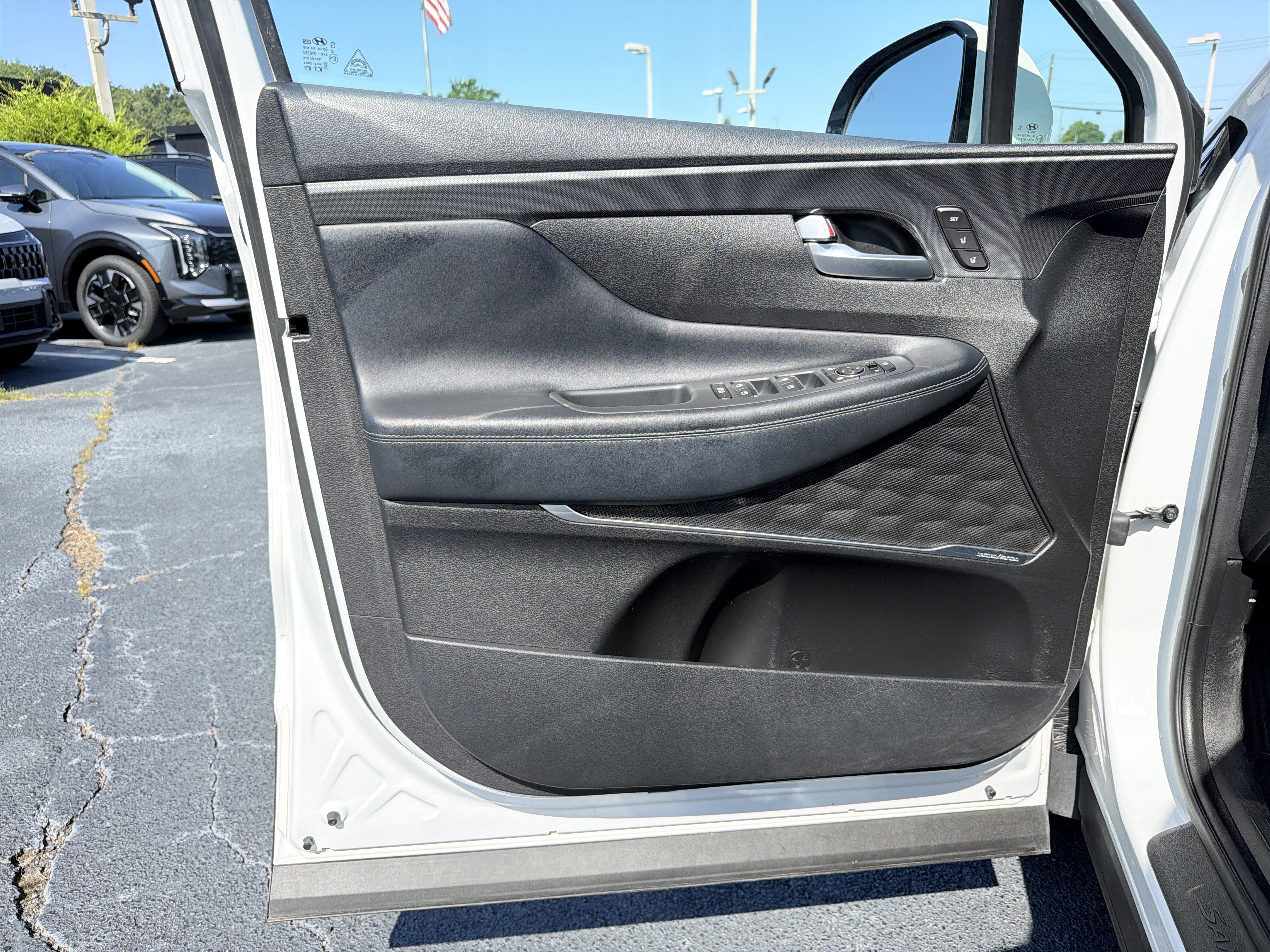 Used 2022 Hyundai Santa Fe Limited w/ Cargo Package FWD image 12