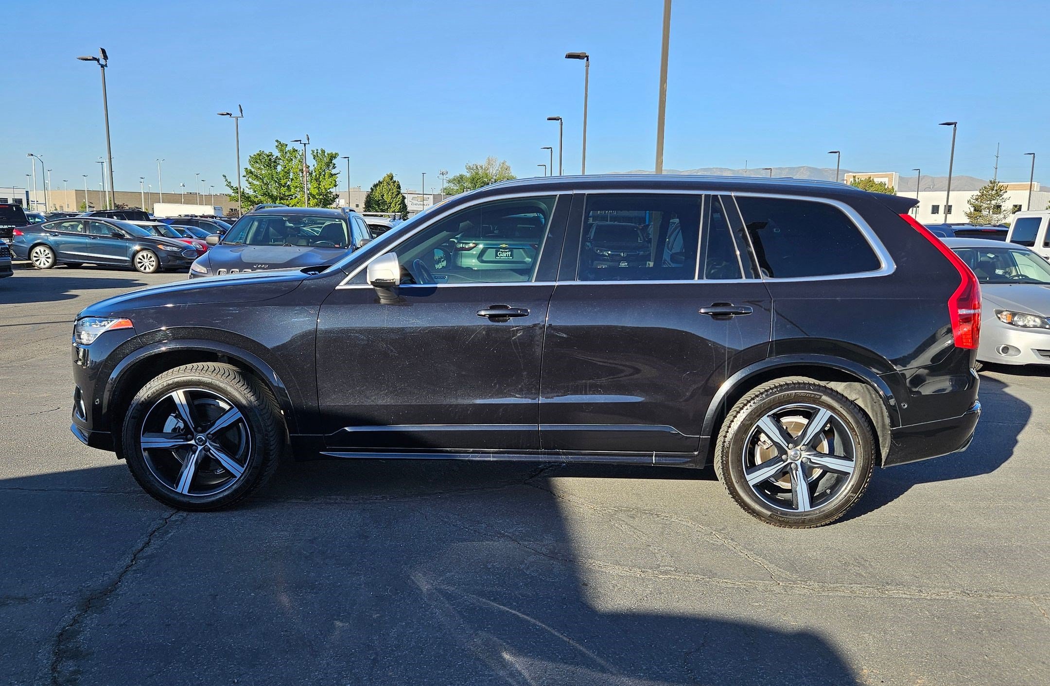 Used 2019 Volvo XC90 T6 R-Design w/ Advanced Package AWD/4WD image 9