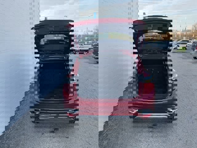 Used 2023 Buick Envision Avenir image 8