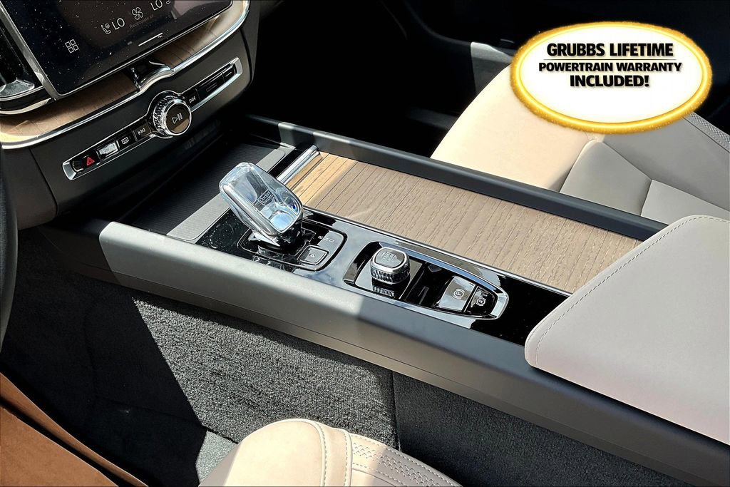 New 2026 Volvo XC60 B5 Plus w/ Protection Package Premier AWD/4WD image 16