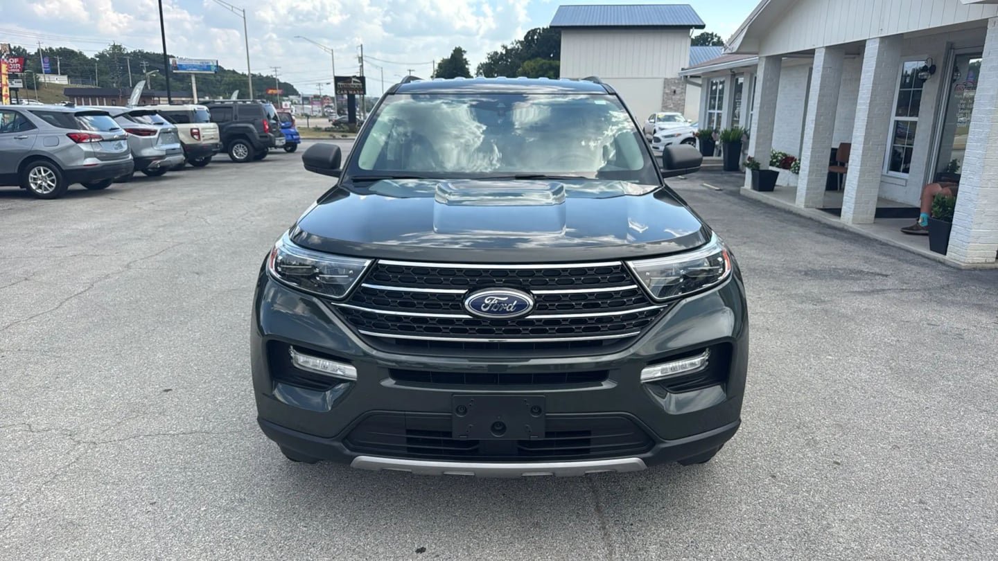 Used 2021 Ford Explorer XLT w/ Equipment Group 202A RWD image 8