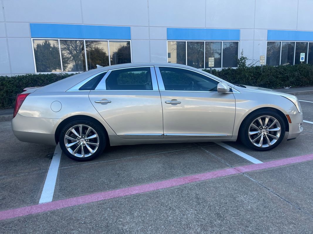 Used 2013 Cadillac XTS Luxury image 10