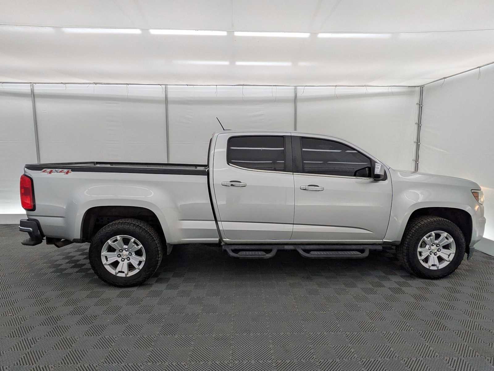 Used 2017 Chevrolet Colorado LT w/ Luxury Package, Chrome AWD/4WD image 7