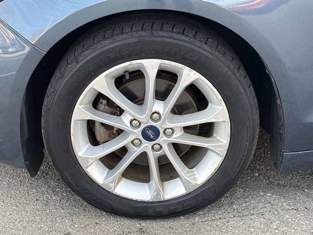 Used 2019 Ford Fusion SE image 19