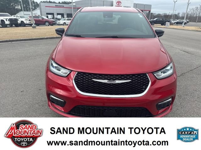 Used 2025 Chrysler Pacifica Select FWD image 8