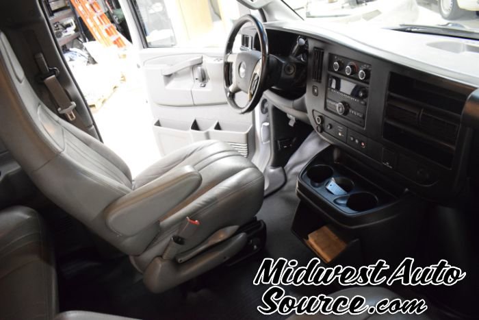 Used 2018 Chevrolet Express 2500 LS w/ Driver Convenience Package RWD image 32