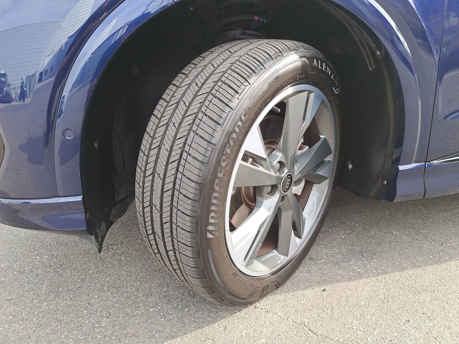 Used 2024 Audi Q4 e-tron Premium Plus image 36